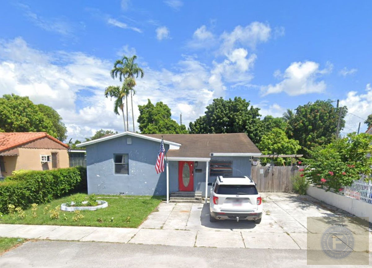 GREAT FIX AND FLIP OR BUY AND HOLD IN MIAMI FL 33144