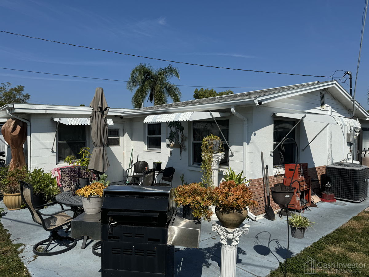 ⬇️MASSIVE PRICE REDUCTION⬇️!! HUGE OPPORTUNITY FLIP IN HOLIDAY, FL!!!