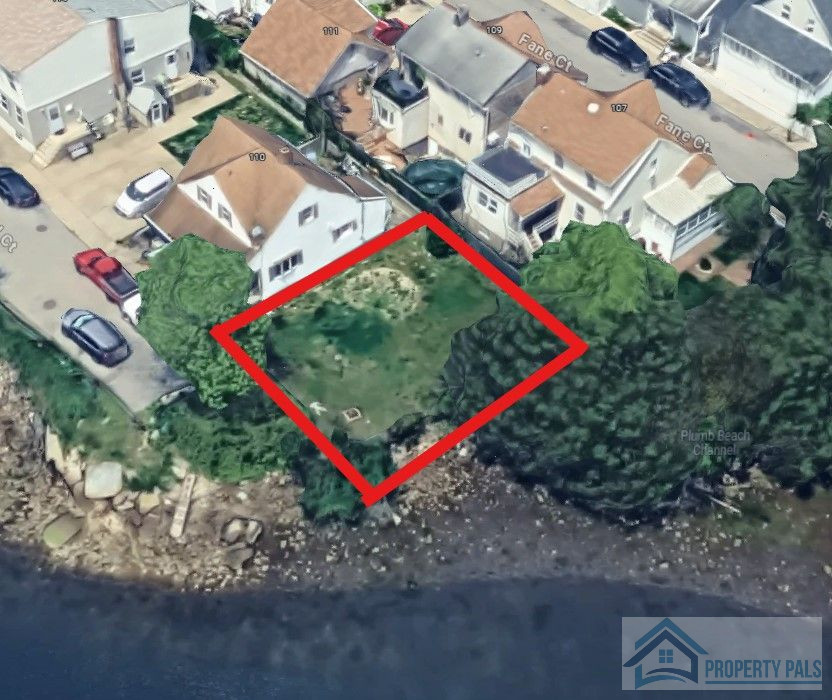 Development Opportunity in Gerritsen Beach!