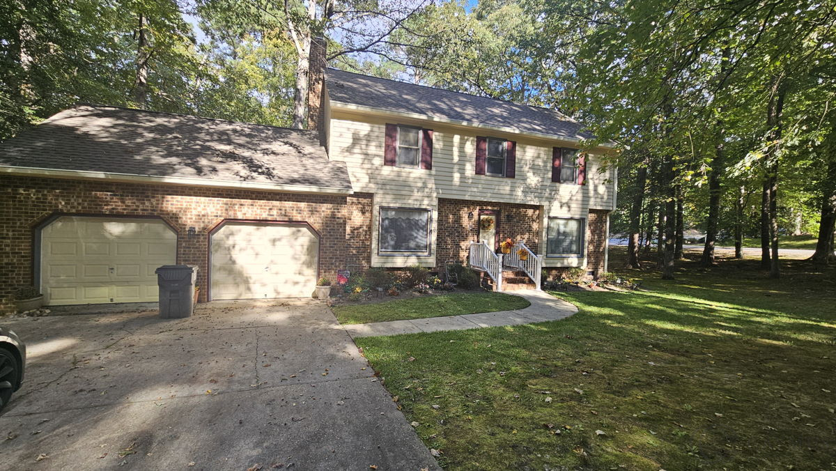 GREAT SFH DEAL - Possible Flip Opportunity in Williamsburg!