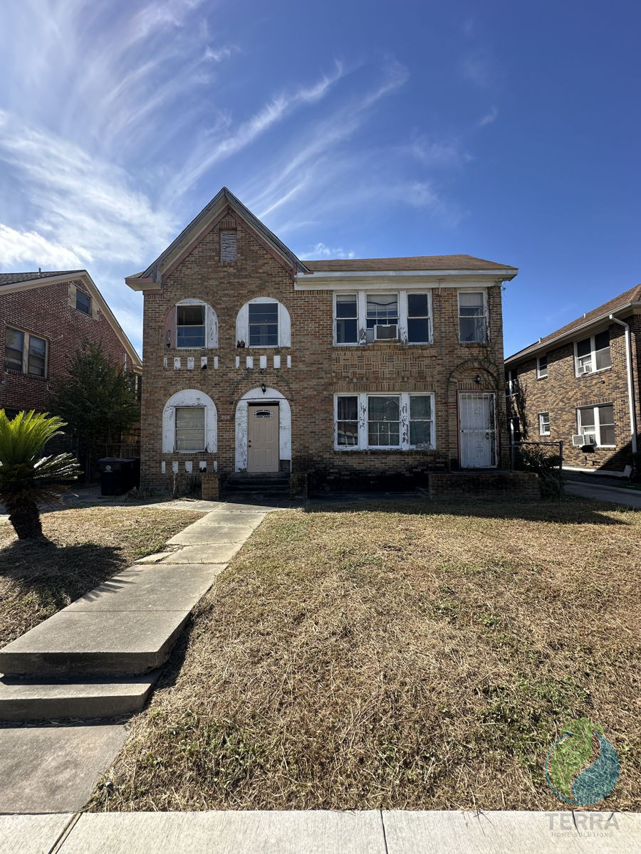DUPLEX AT 2516 ARBOR ST / ASK 374K