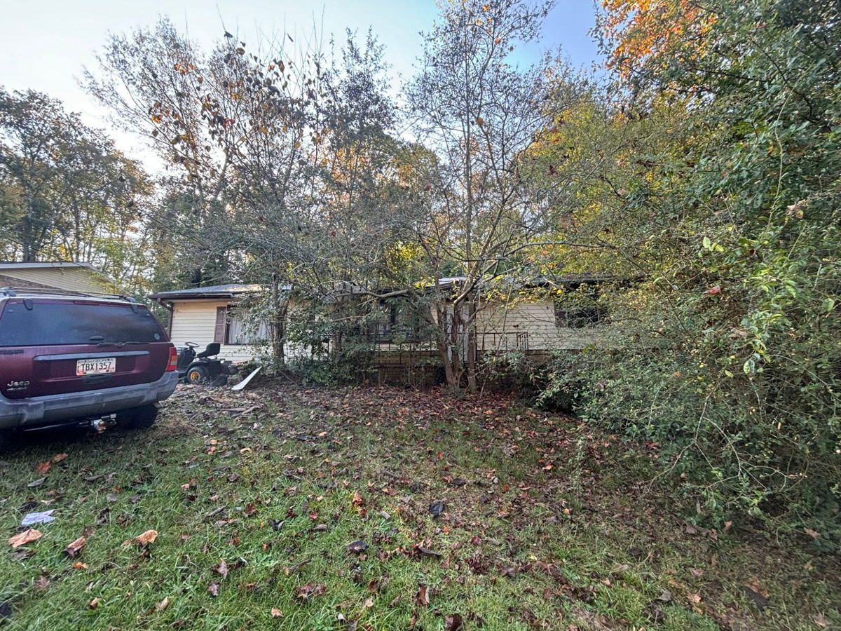 FIXER UPPER in Lithia Springs GA!
