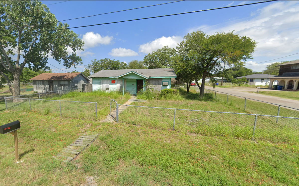 (🌴 Corpus Christi, TX) 🚨 3 bed/1 bath Investment Opportunity 🚨 FOR 135k — ARV 210k! 😱