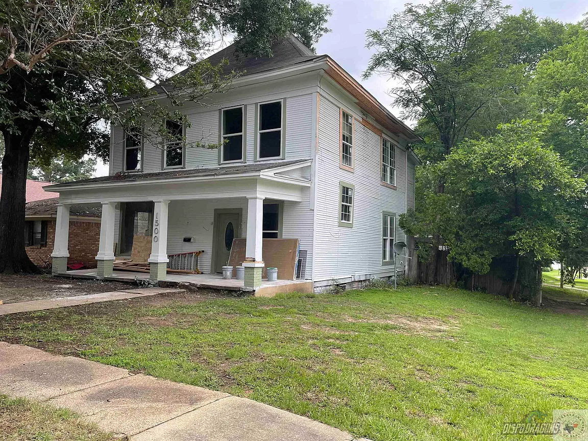 🏁 Finish this 2 Story Partially Remodeled 💥 Fixer in Texarkana! 🏠