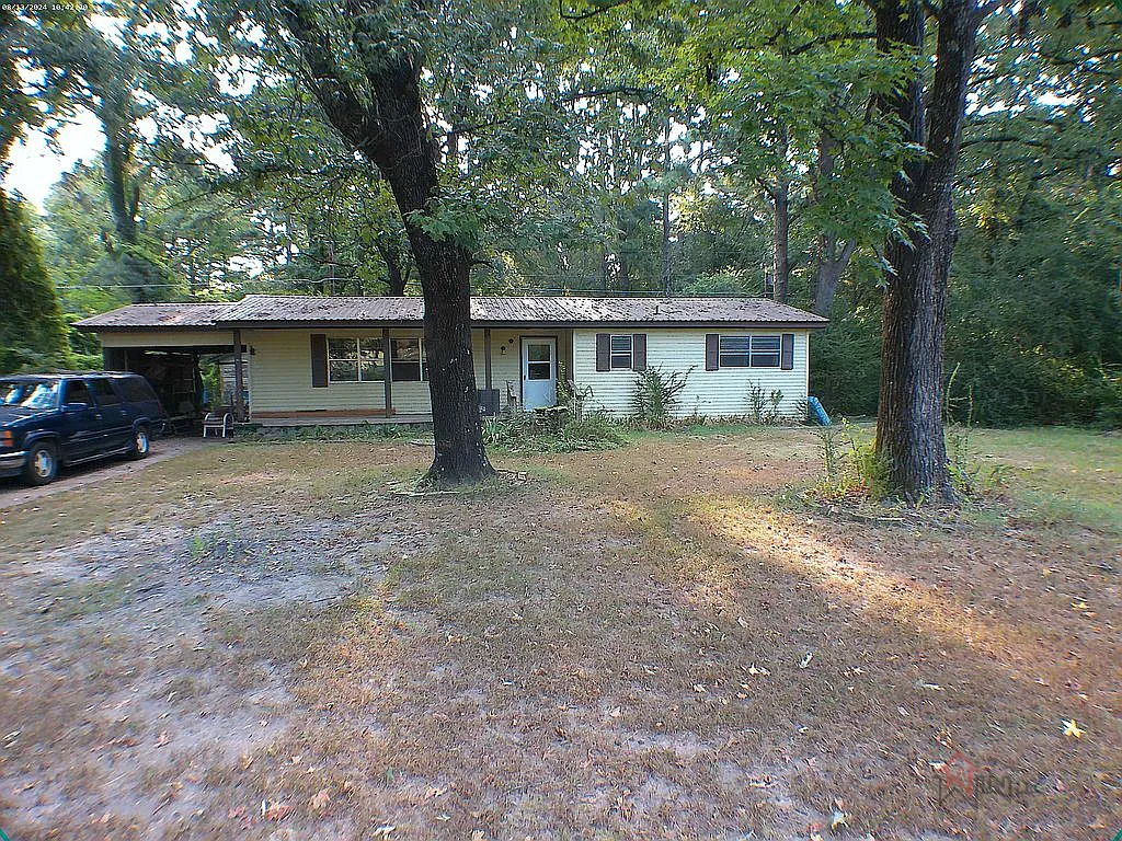 Cosmetic SFR with NEW ROOF in Quitman, Tx!