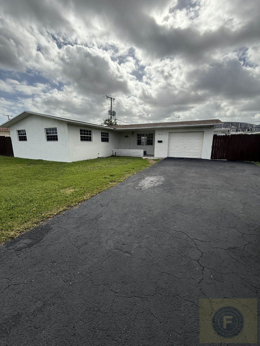GREAT FIX AND FLIP OR BUY AND HOLD IN MIAMI FL 33165