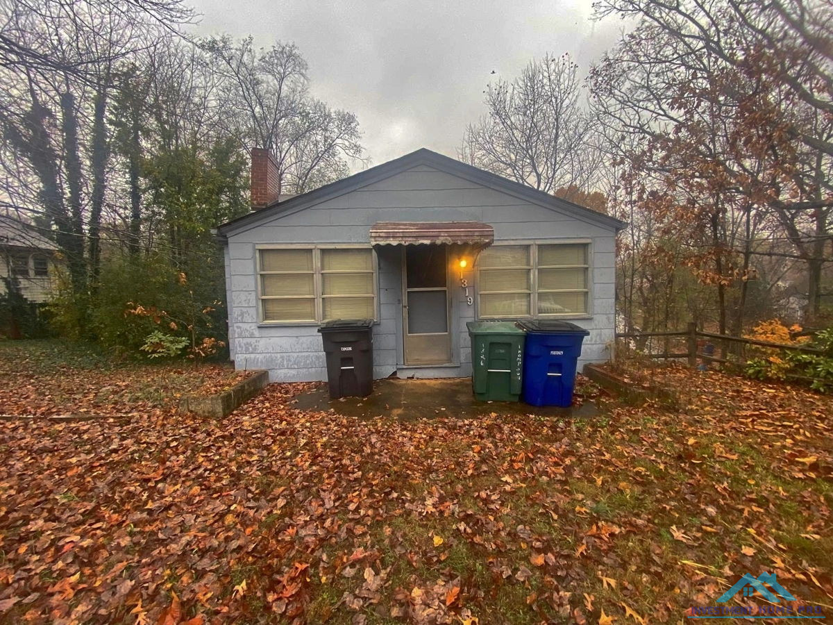 Fixer-Upper Alert! 🛠🏡 | 2BR Home in Winston-Salem NC 27105