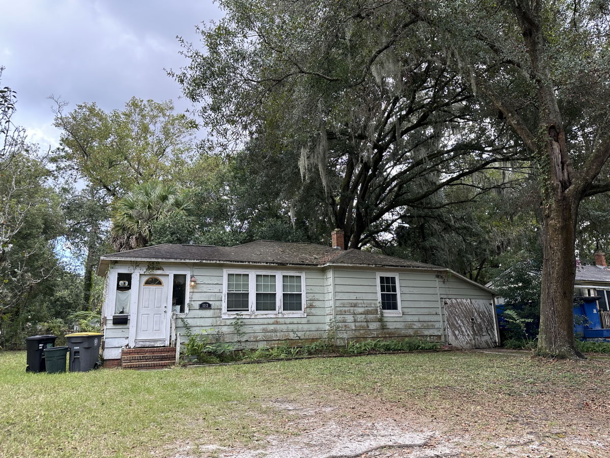 (Jacksonville, FL) 2/1 Fix & Flip Home in Avondale! 💎 GOING FAST! 📞