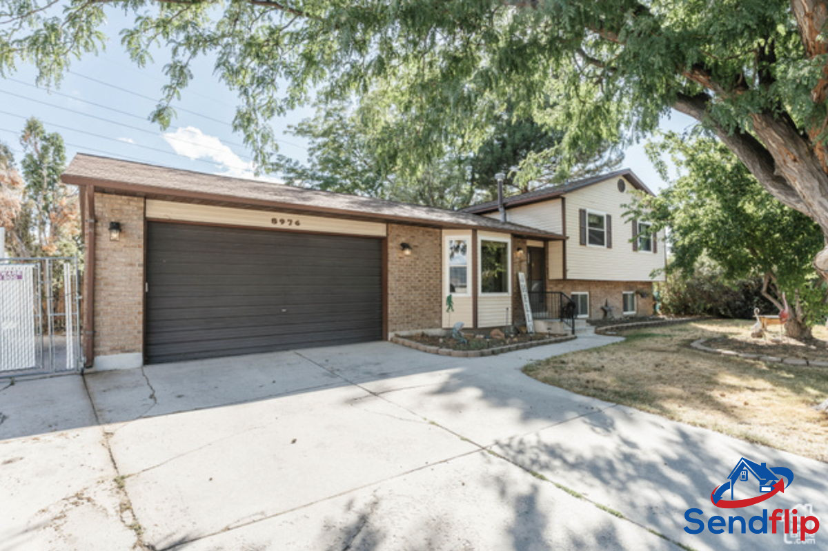 🏡 SUBTO UTAH, WEST JORDAN BEAUTIFUL AREA FOR INVESTMENT OR PRIMARY ONLY ASKING 55K DOWN !