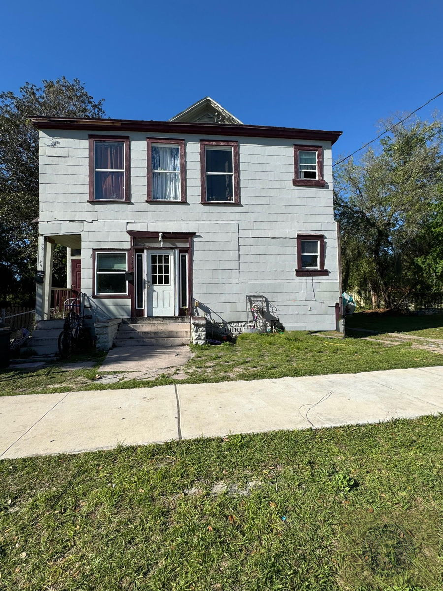 GREAT FIX AND FLIP OR BUY AND HOLD IN JACKSONVILLE FL 32206 DUPLEX