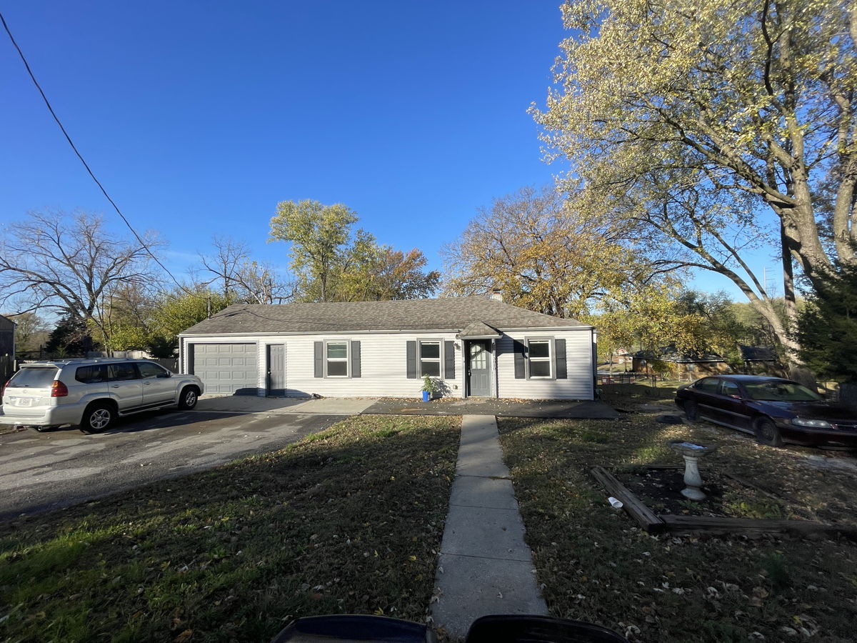 🚨 Investor Alert! Wholetail in Hot Victory Hills KCK – Minimal TLC Needed! 🚨