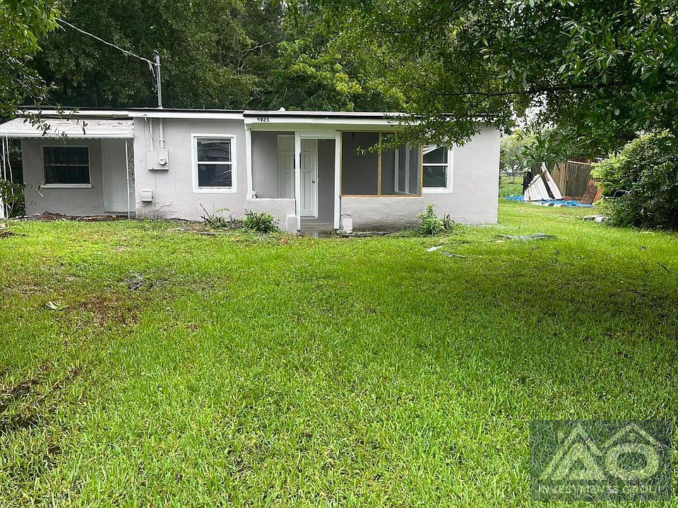 3 bed 2 bath home in Duval County! 114k worth 160k