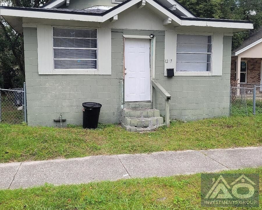3 bed 2 bath home in Duval County for only 74k
