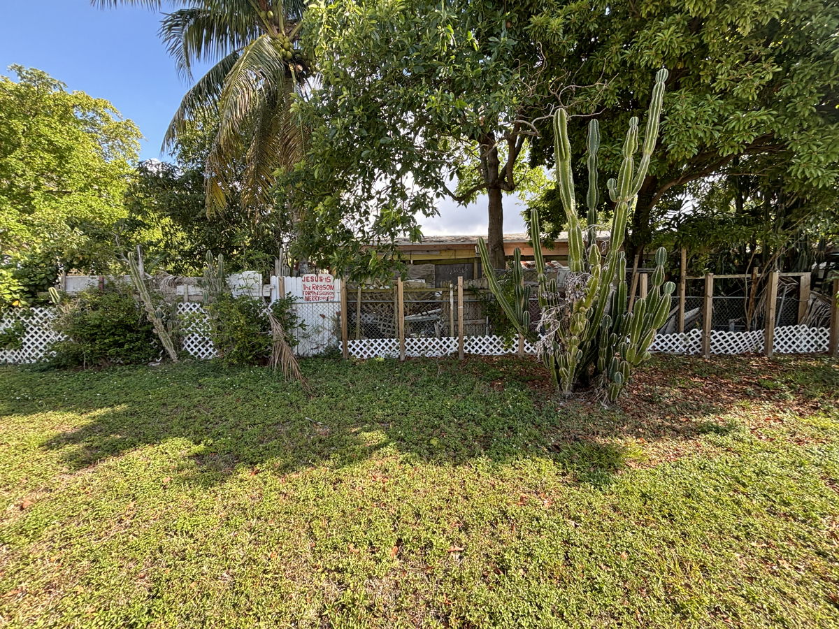 17301 NE 19th Ave, North Miami Beach, FL 33162
