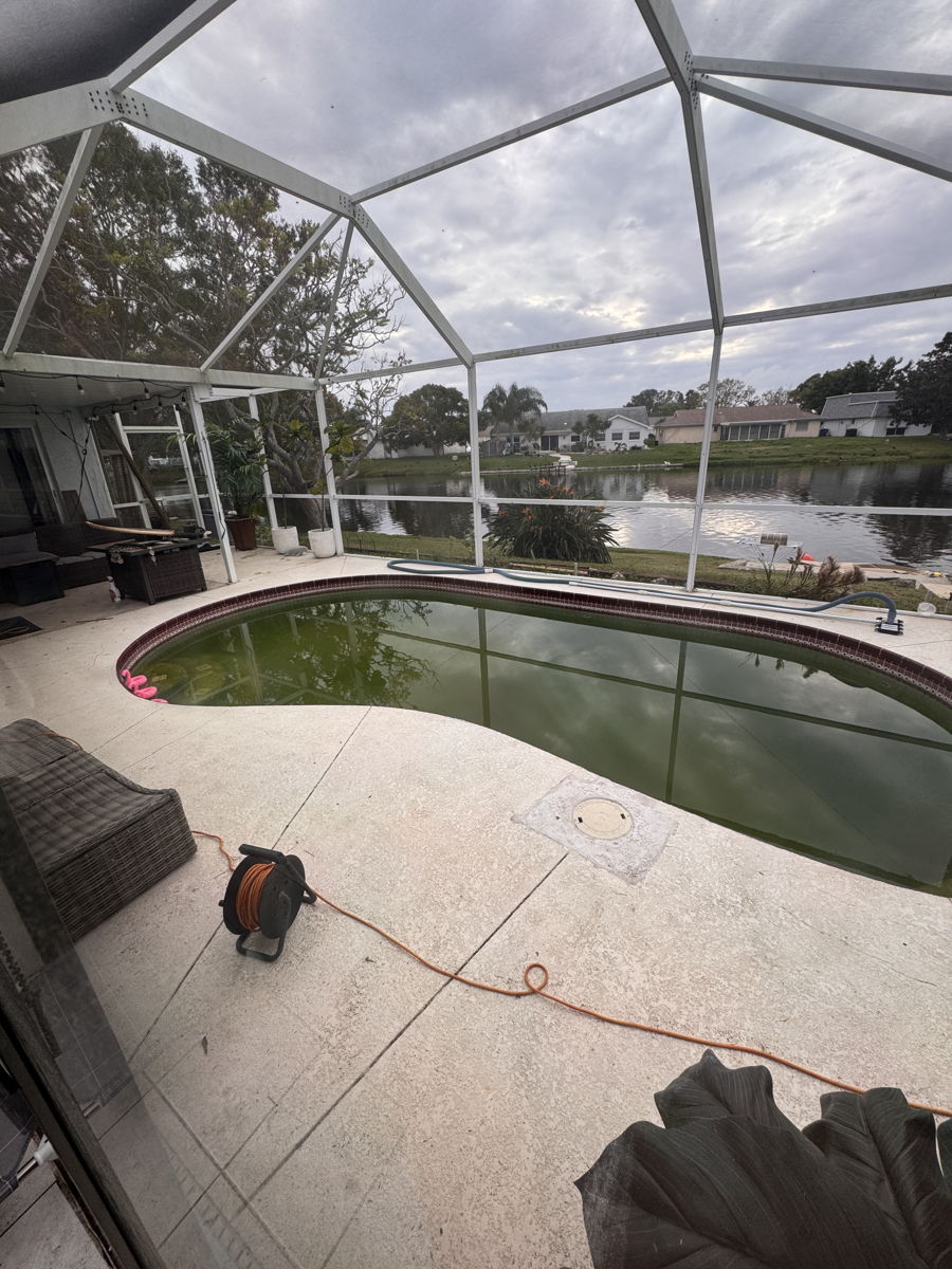 Waterfront 3/2/2 with a Screened in Pool