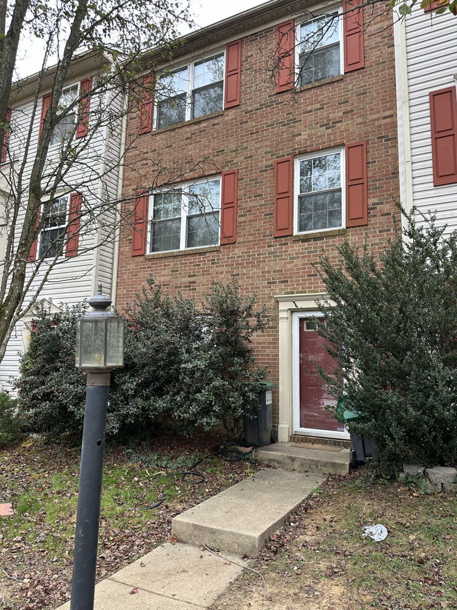 Wholesale deal -  BRICK Townhouse - Fredericksburg VA