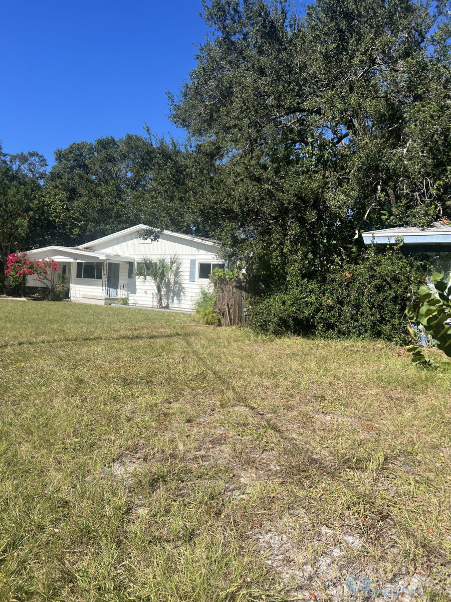 3br 2 ba SFH on Corner lot in Clearwater 33755 - $225k