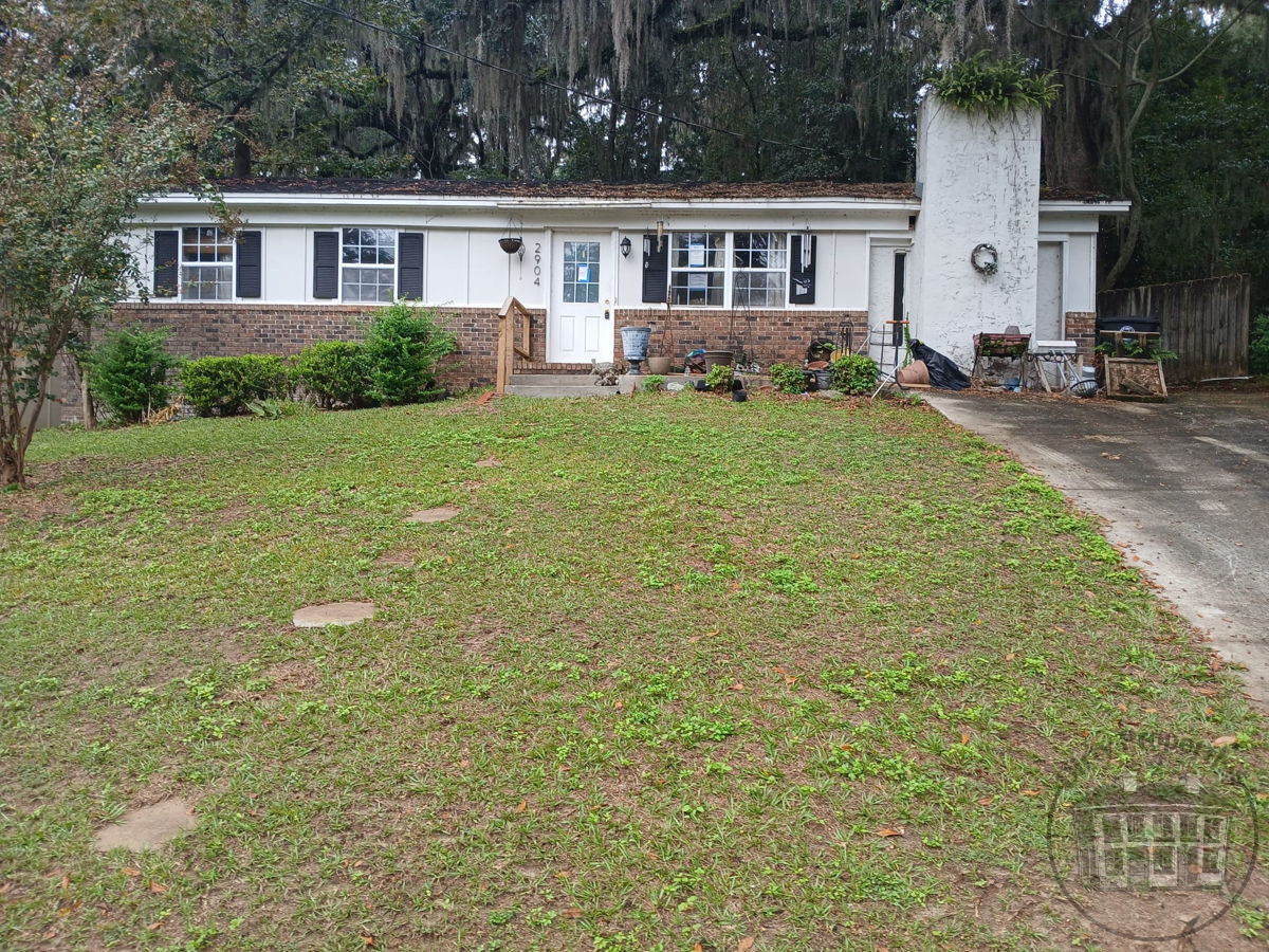 🌟 EASY Fix & Flip Near Lake Jackson! 3BD/1.5BA with Potential for a 4th Bedroom – ARV $240K 🌟