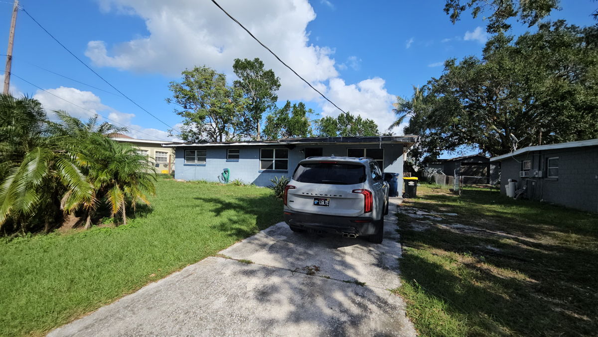 🏠 Fixer-Upper Opportunity in Auburndale, FL! 🔨