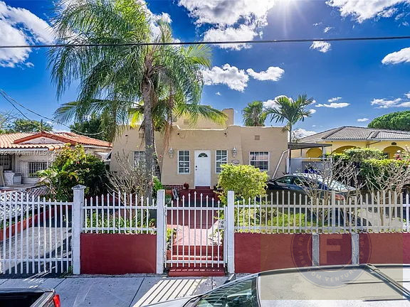 GREAT FIX AND FLIP OR BUY AND HOLD IN MIAMI FL 33125