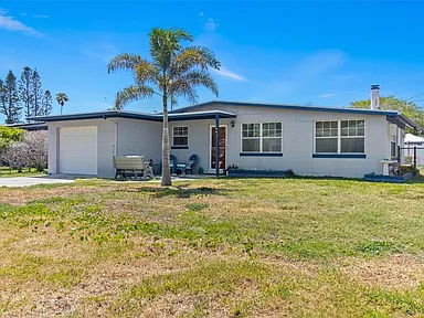 Fixer-Upper Alert: 3 Bed, 2 Bath with Hurricane Damage – Huge Potential!🏠