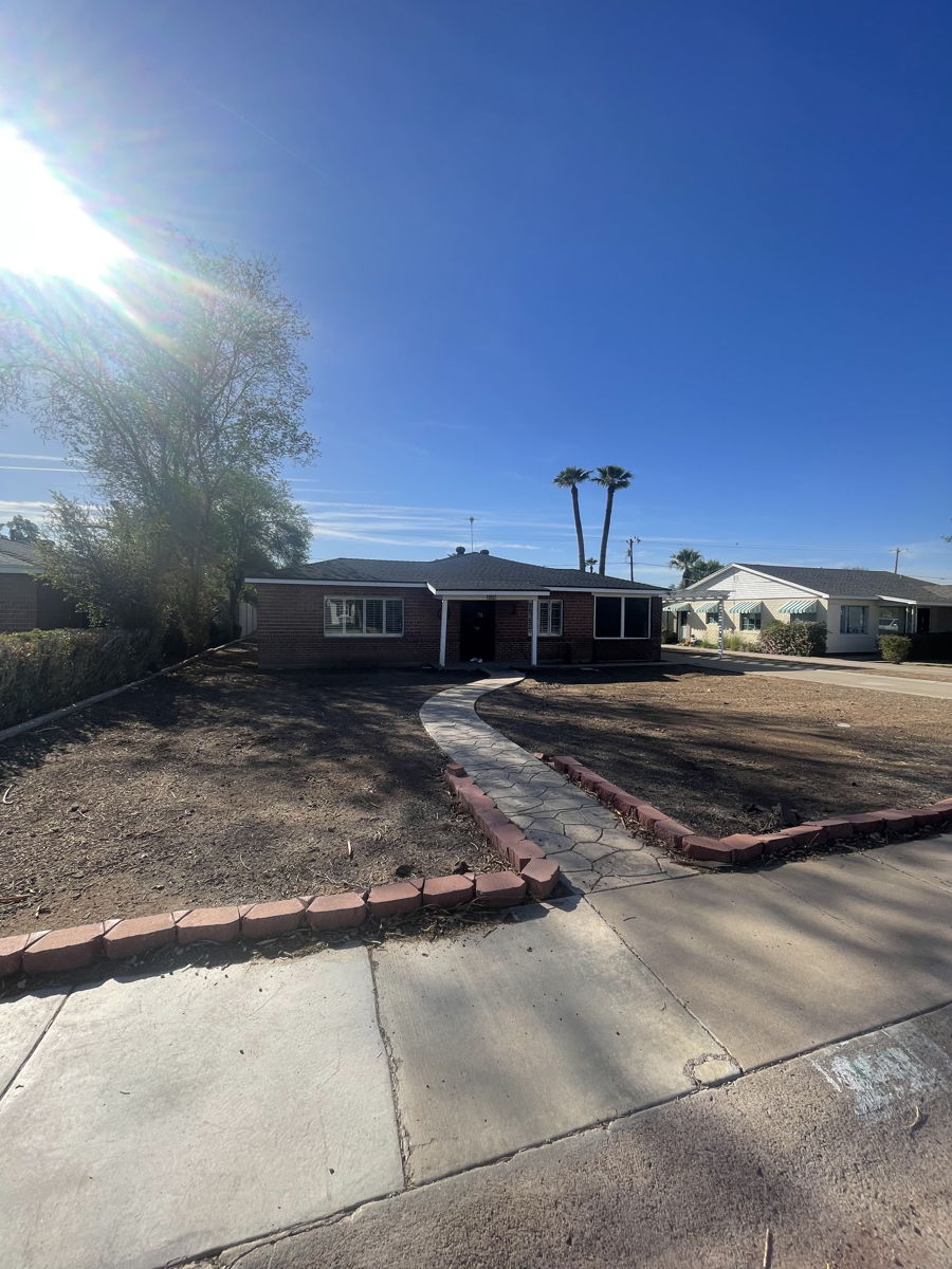 Spacious 3-Bed, 2-Bath Home in Phoenix, AZ 85013 – 1,956 SqFt