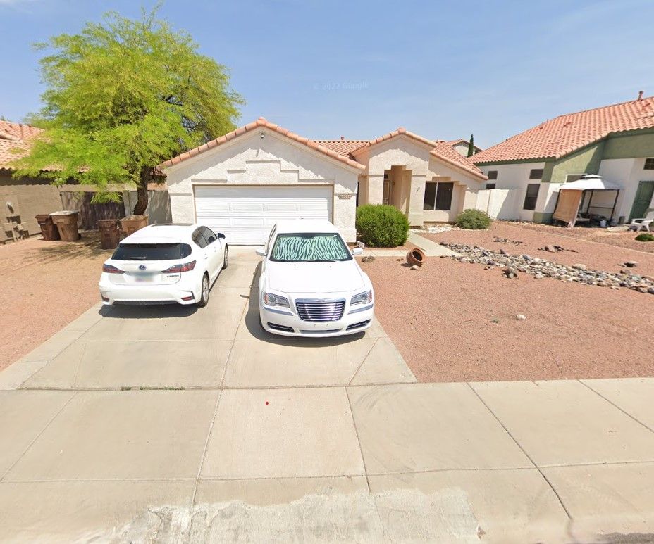 Off Market 3|2 Peoria Fix n Flip w|2 Car garage