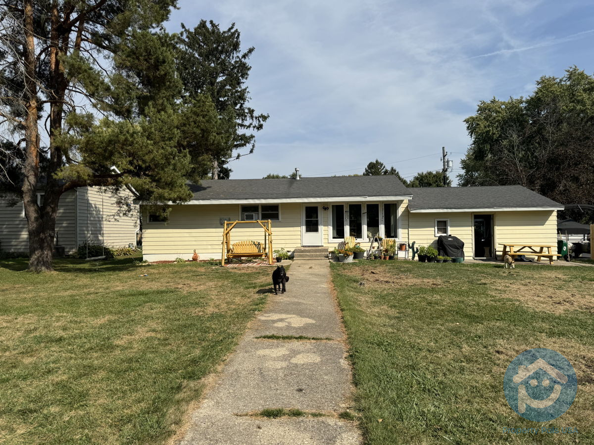 GREAT INVESTMENT PROPERTY WITH MASSIVE LOT IN JOHNSBURG NEIGHBORHOOD | PHOTOS AND 3D WALKTHROUG AVAILABLE
