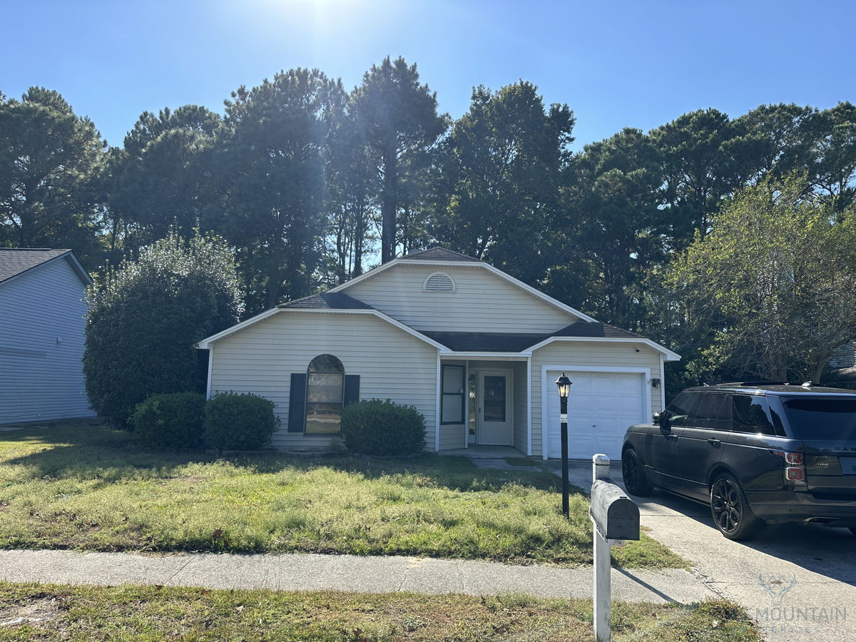 Mount Pleasant, SC 🏡Great Rental or Flip Opportunity🏡