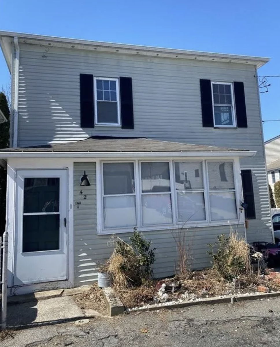 Precious Turn key 2 Family in Seekonk Area! 🔥