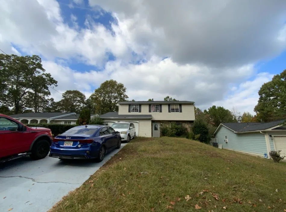 🏡 Spacious Investment Opportunity in Norcross, GA!