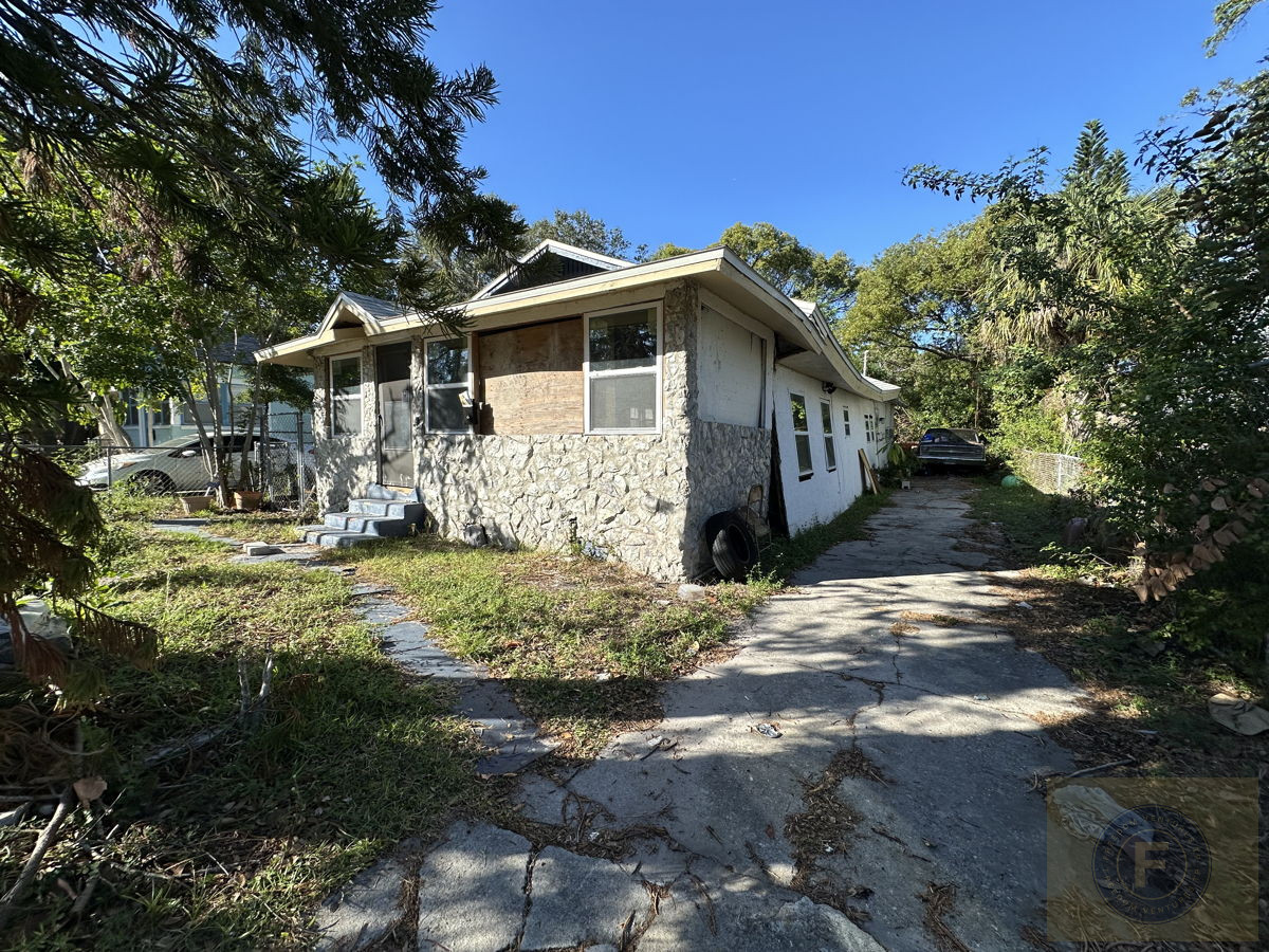 GREAT FIX AND FLIP OR BUY AND HOLD IN ST. PETERSBURG FL 33701