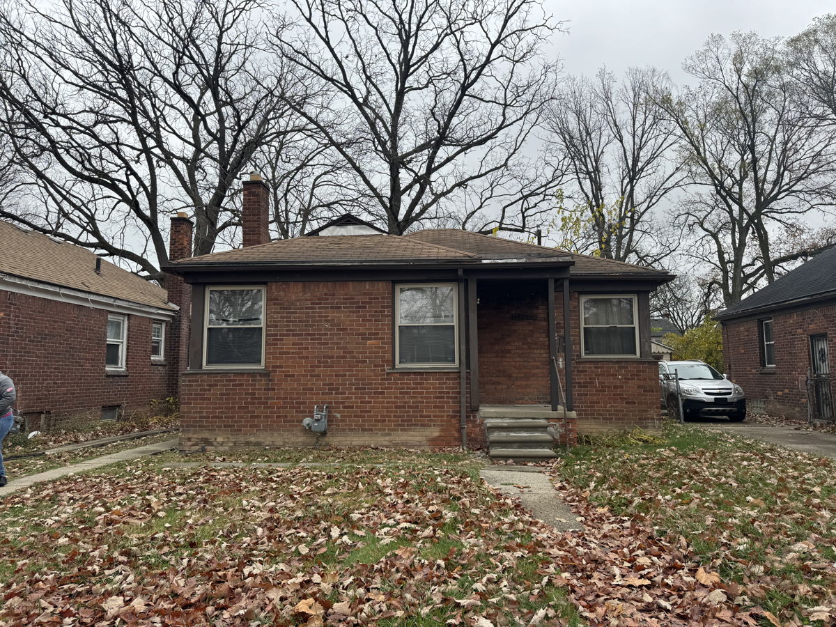 COZY NORTHWEST DETROIT BRICK RANCH!
