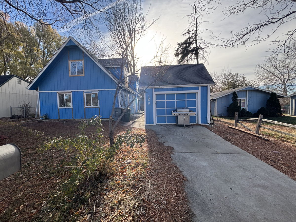 🚨 OFF MARKET SIMPLE TWO STORY 🚨
