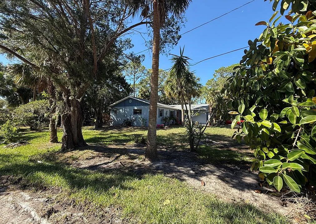 Perfect Investment Opportunity: 2-Bed, 2-Bath in Hudson, FL 🏠