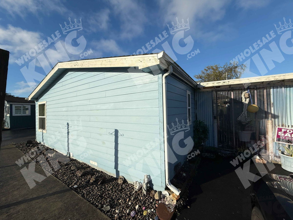 👑 Light Rehab Right Off Hwy 101 at a Great Price!! 👑 $35,000