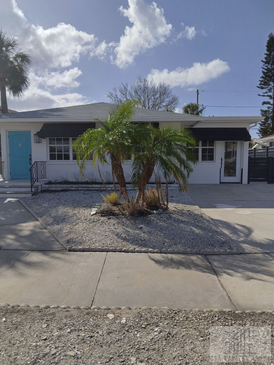 Fix and Flip opportunity in Saint Pete Beach, FL. Big Spread!!
