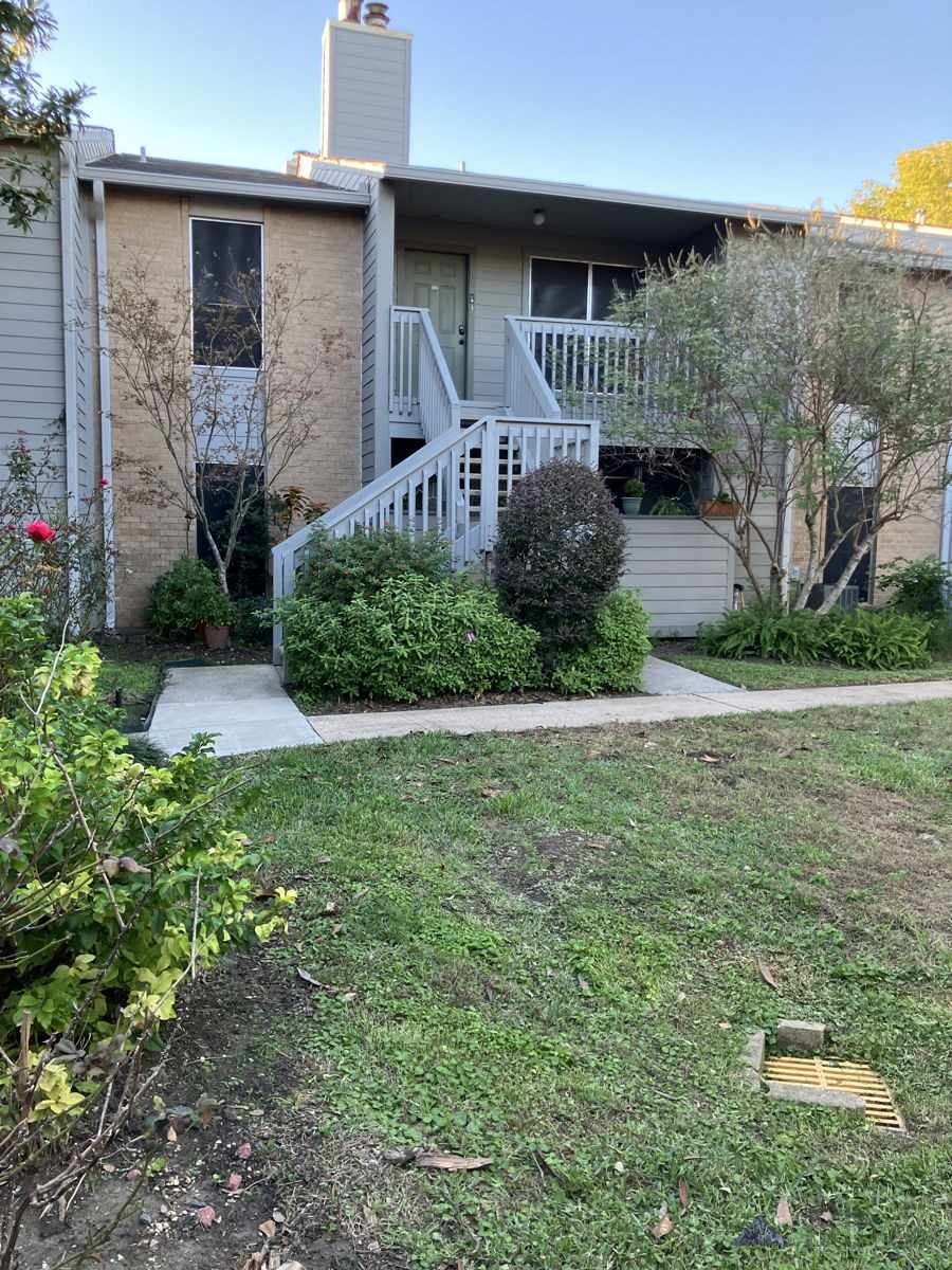 Prime Webster Investment: 2-Bedroom Condo in High-Demand Rental Market!