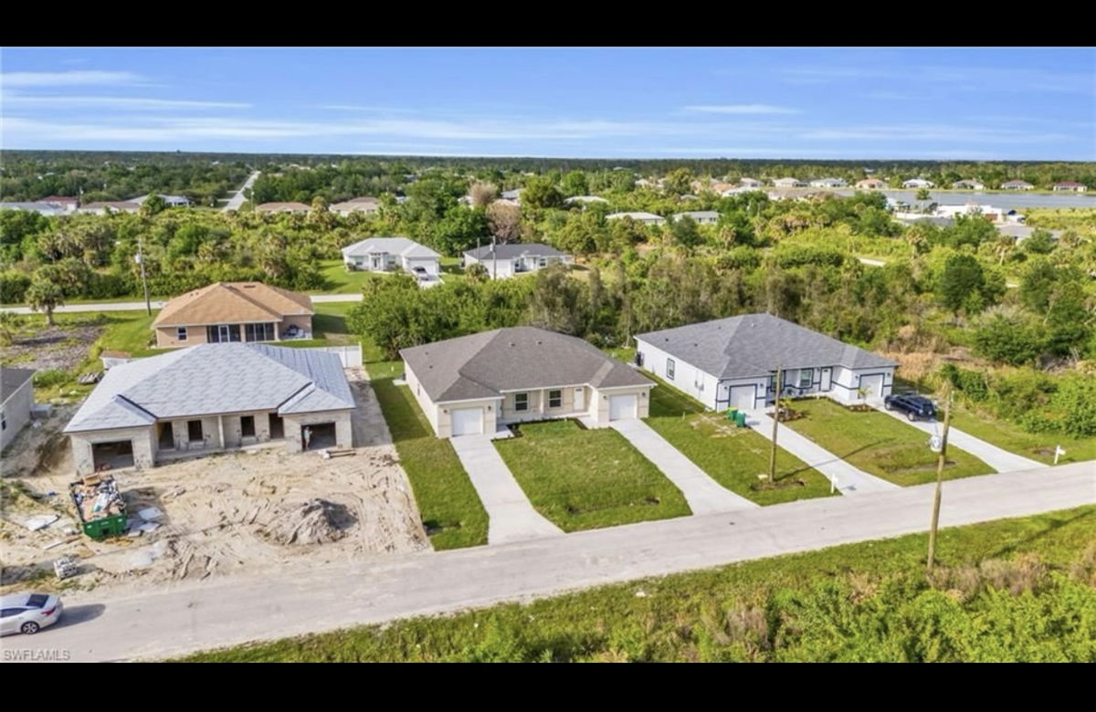 🏗️ Triple Opportunity on Tetzel Ave in Port Charlotte! 🏗️ 3 Properties. Check Details