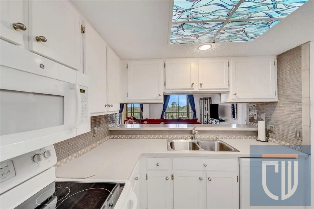 2/1 Light Rehab Condo $118k! 🌴 Final Day Accepting Offers 11/25