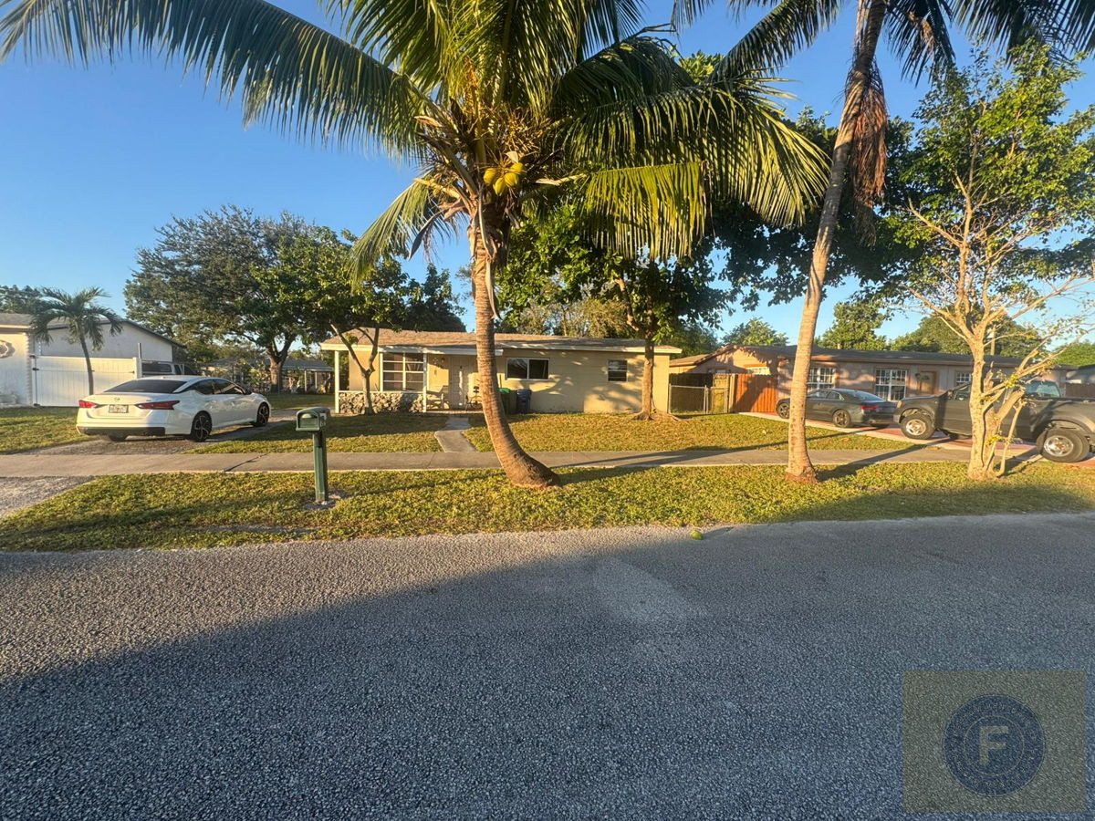 GREAT FIX AND FLIP OR BUY AND HOLD IN MIAMI FL 33179