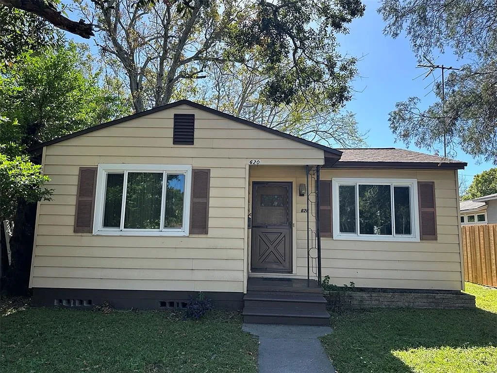 GEM - Property in Saint Petersburg, FL 33704