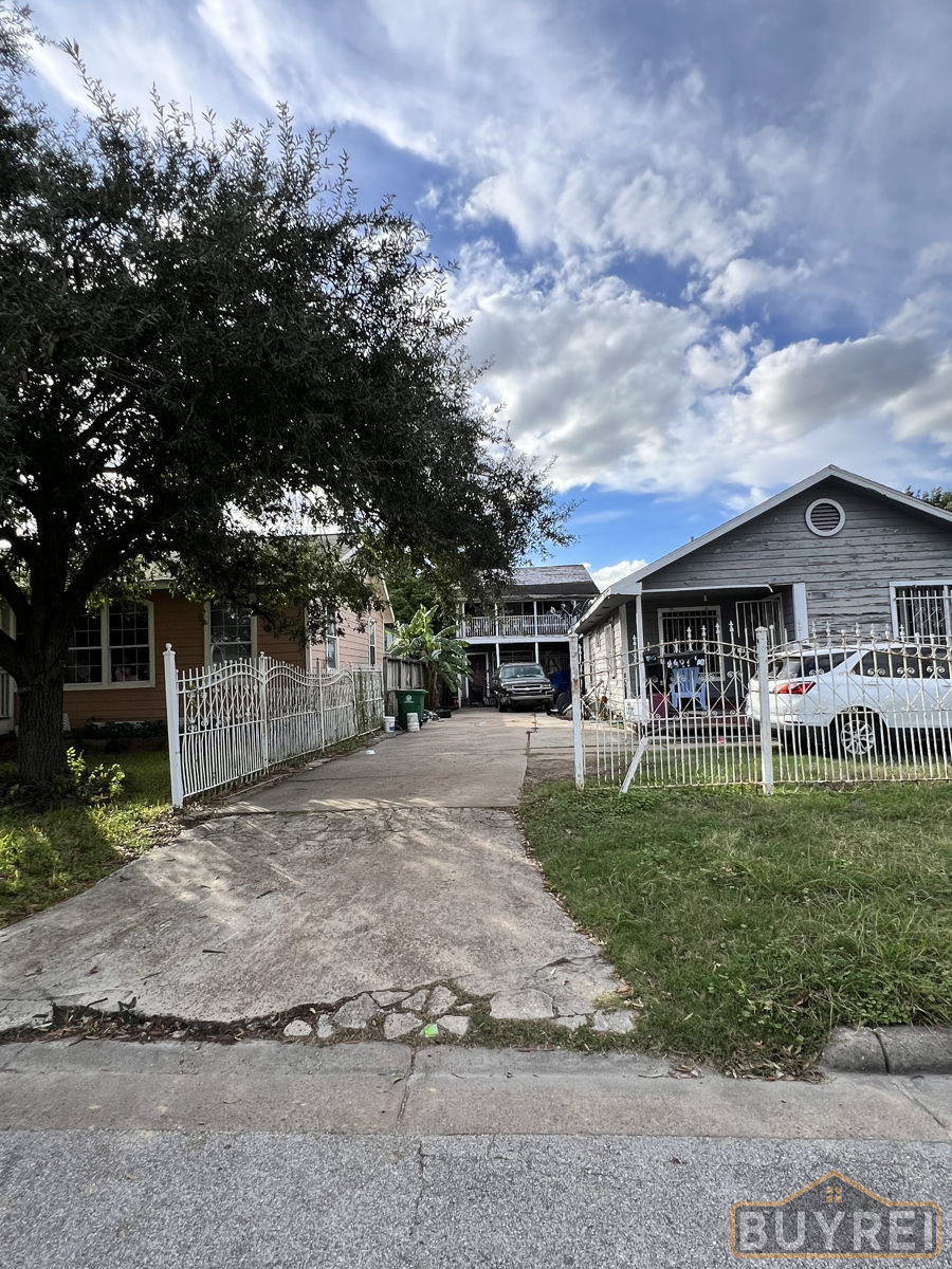 Northside Village 77009📍New Flip w/ Spread 🏚️Submit Offer NOW ➡️