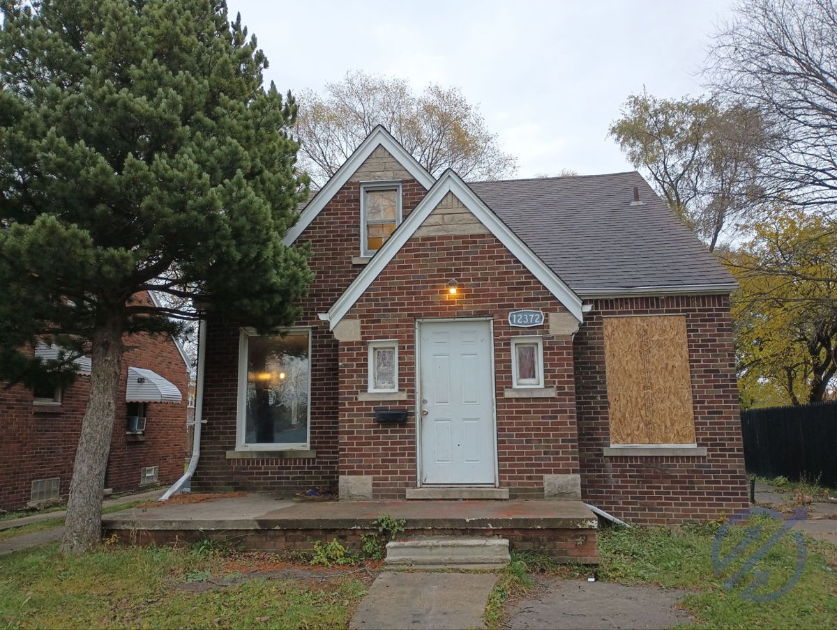 🏡 East Side Brick | 📍 Detroit, MI 48224 | 😱 Hurry Photos inside! 📷