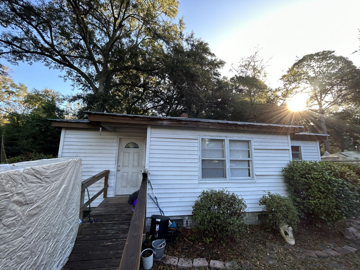 NEW REMODEL OPPORTUNITY - JOHNS ISLAND