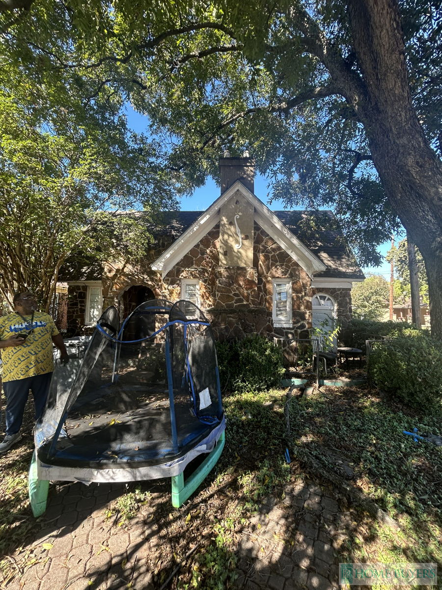💰Dallas, TX | SFR | Solid flip or BRRR | Corner Lot💰