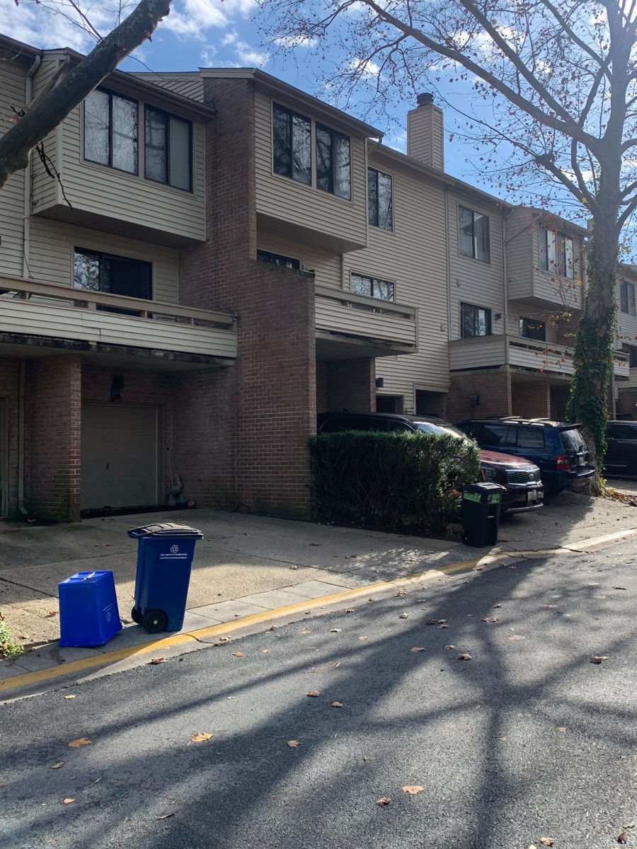 Gaithersburg, 20886 3 Level Town Home with Rare Scenic View (NOT IN MLS)