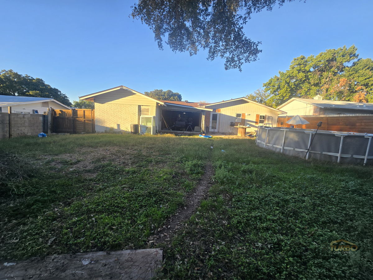 🏡 🔥 Huge Potential in San Antonio – Transform This Gem! 🔥 🏡