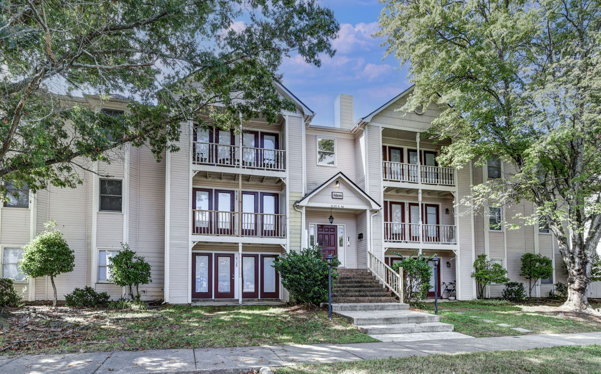 🔥🚀🏠 Discounted Off Market Charlotte Condo Deal!  2 bd/ 2 bth 941 sqft!