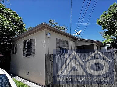 3 bed/ 4 baths in Miami Duplex only for 424k!